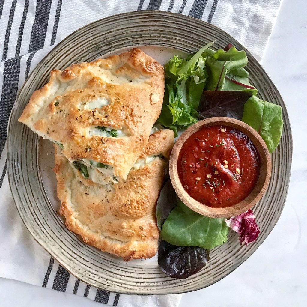 Spinach & Chicken Calzone with Easy Two-Ingredient Dough - 9 Weight Watchers Smart Points | Rachelshealthyplate.com