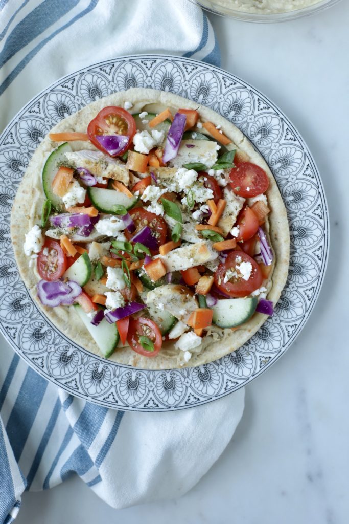 Hummus Pita Pizzas - 5 Weight Watchers Smart Points - Simple lunch or dinner idea! | Rachelshealthyplate.com
