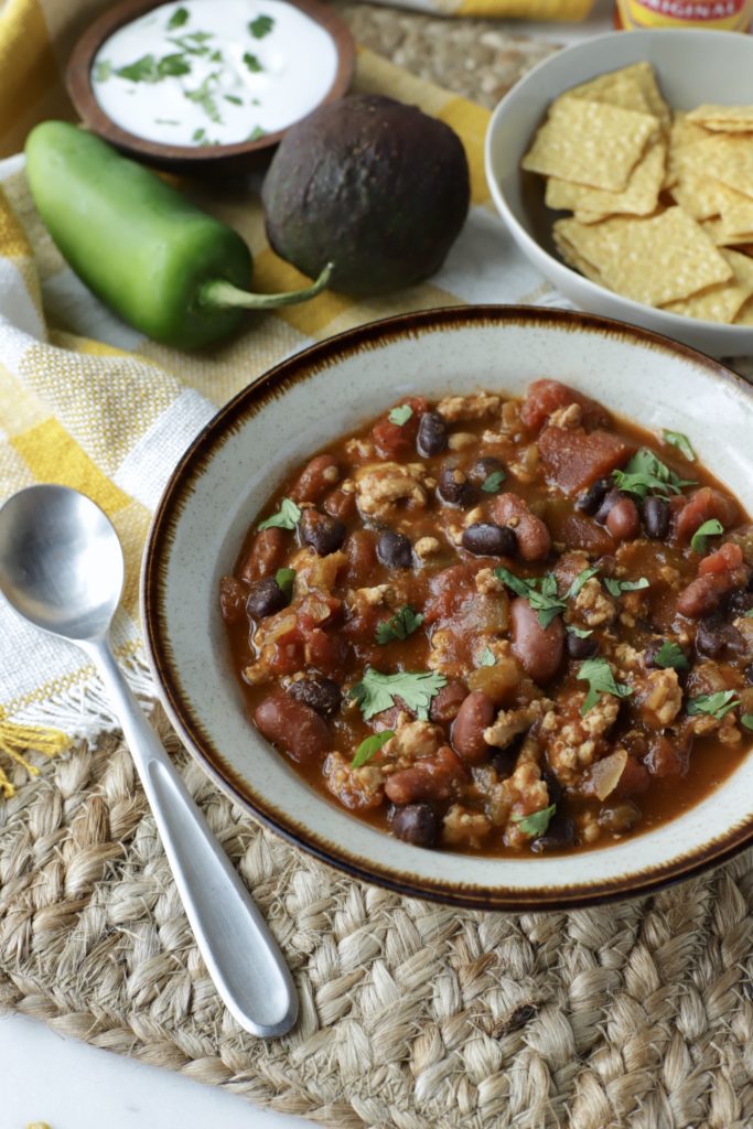 Quick & Easy Turkey Chili - 0 WW Smart Points | Rachelshealthyplate.com