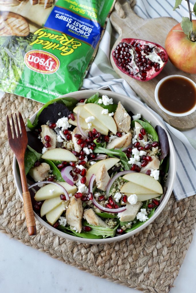 Apple Pomegranate Salad - Quick & Easy to meal prep! 360 Calories & 6 WW SmartPoints | Rachelshealthyplate.com | #ww #smartpoints #tyson #mealprep