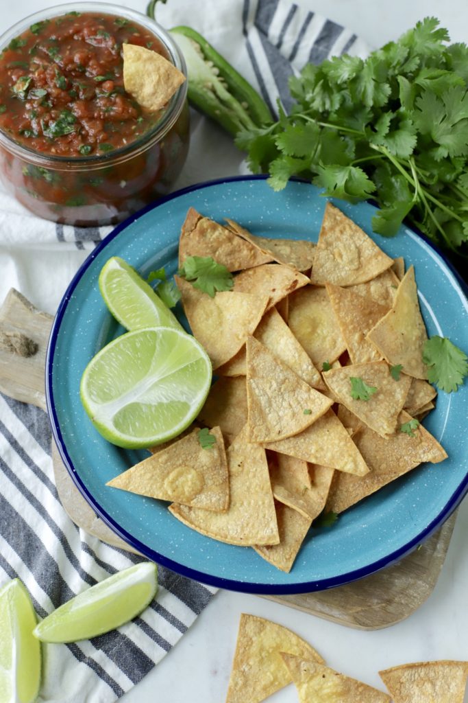 Healthy Air Fryer Tortilla Chips - 4 WW SmartPoints & 120 Calories | Rachelshealthyplate.com | #WW #SmartPoints #Airfryer #tortillachips