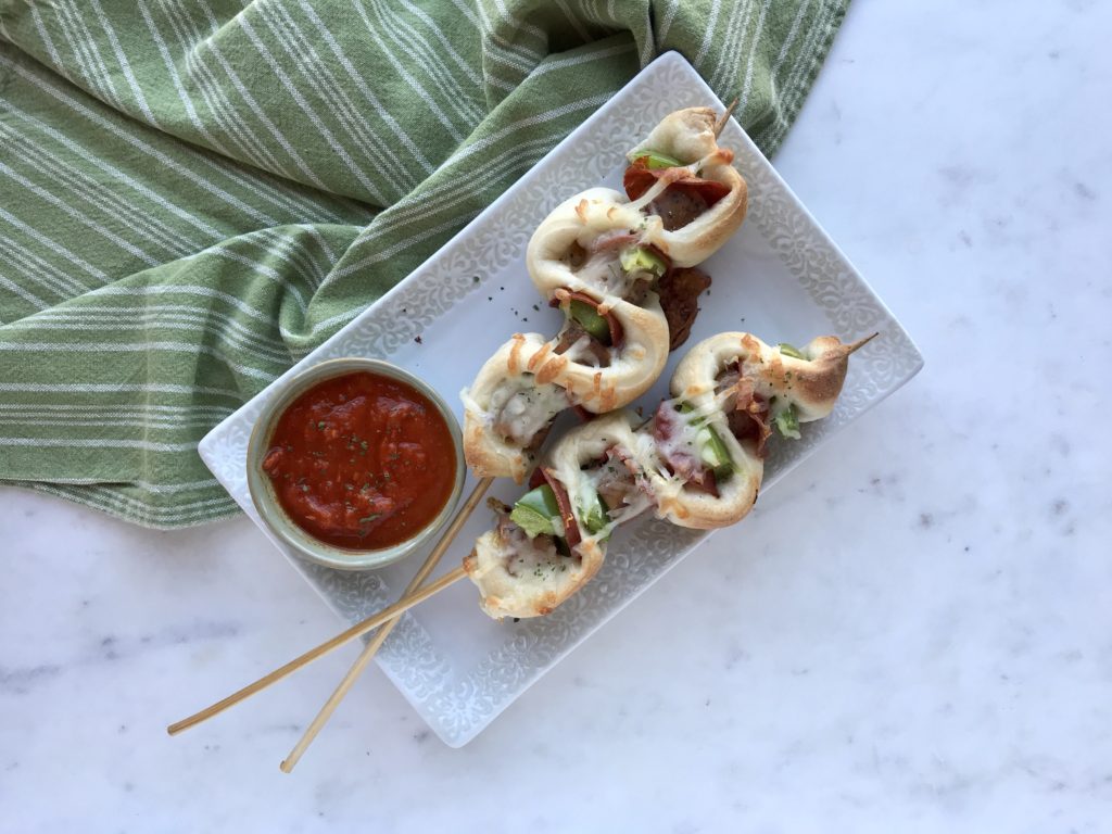 Pizza on a Stick! Fun, easy-to-make appetizer for year-round! | Rachelshealthyplate.com #WW #WeightWatchers #smartpoints #appetizers