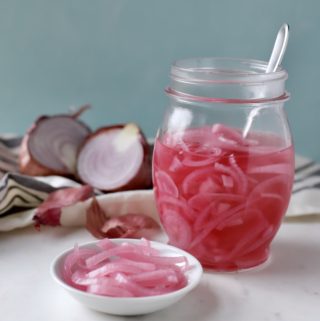 Easy Pickled Onions - 0 Weight Watchers Smart Points | RachelsHealthyPlate.com