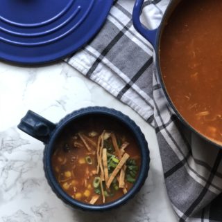 Chicken Tortilla Soup - 1 WW Smart Points | @kay_keeping_track recipe featured on Rachelshealthyplate.com