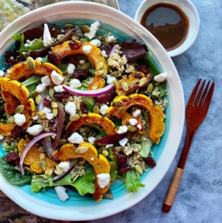 Delicata Squash Salad -325 Calories + WW Info Included | Rachelshealthyplate.com | #ww #delicata #smartpoints